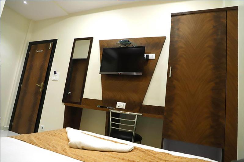 Hotel Golden Hayyath Inn Mumbai Ngoại thất bức ảnh