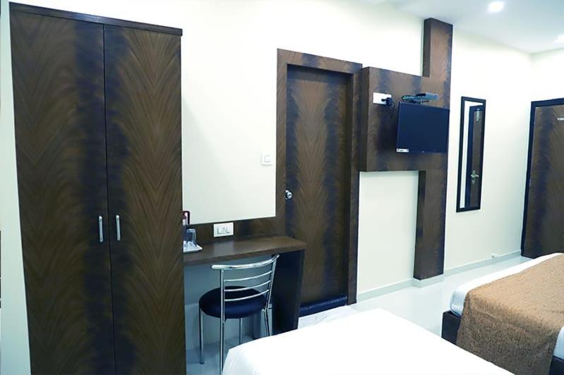 Hotel Golden Hayyath Inn Mumbai Ngoại thất bức ảnh